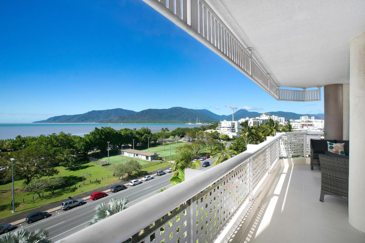 Cairns Luxury Seafront Apartment מראה חיצוני תמונה