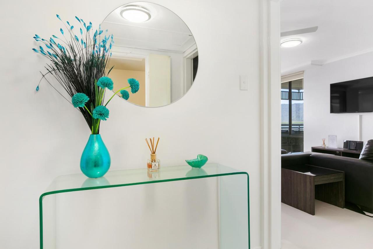 Cairns Luxury Seafront Apartment מראה חיצוני תמונה