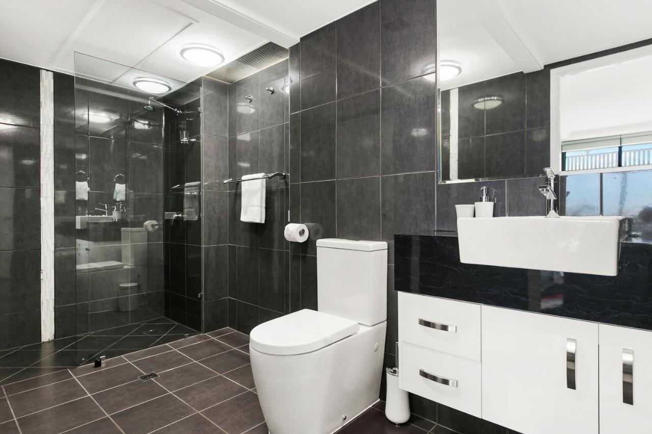 Cairns Luxury Seafront Apartment מראה חיצוני תמונה