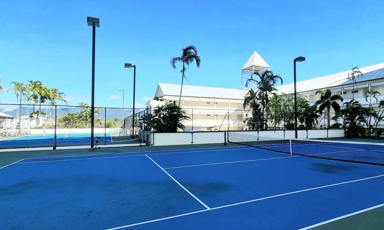 Cairns Luxury Seafront Apartment מראה חיצוני תמונה